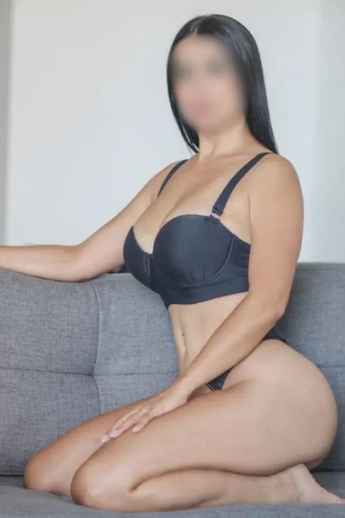 Escort Hanna - 888 Companions