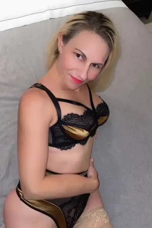 Escort Katy Leigh - 888 Companions
