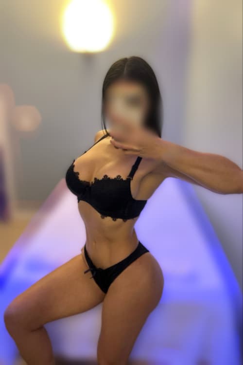 Escort Italy - 888 Companions